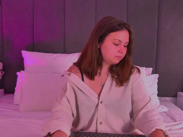 MireyaLin live cam on BongaCams