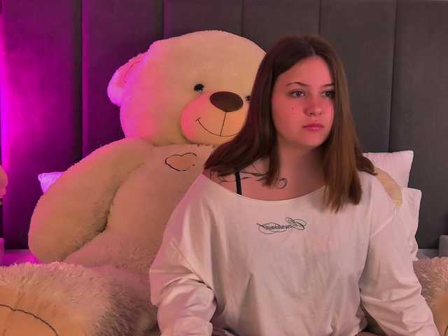 MireyaLin live cam on BongaCams