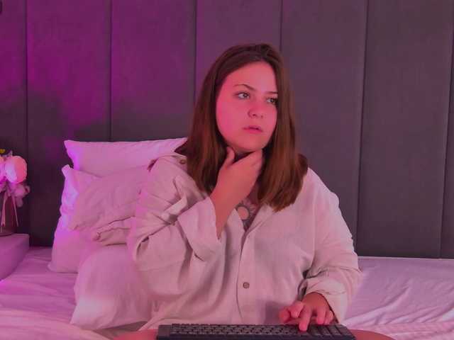 MireyaLin live cam on BongaCams