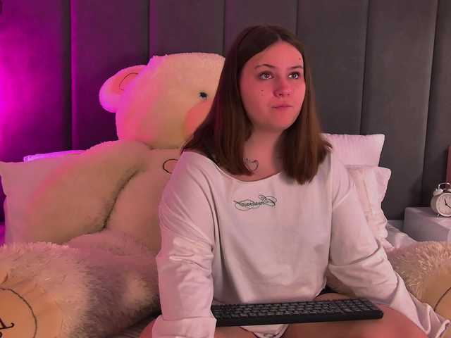 MireyaLin live cam on BongaCams