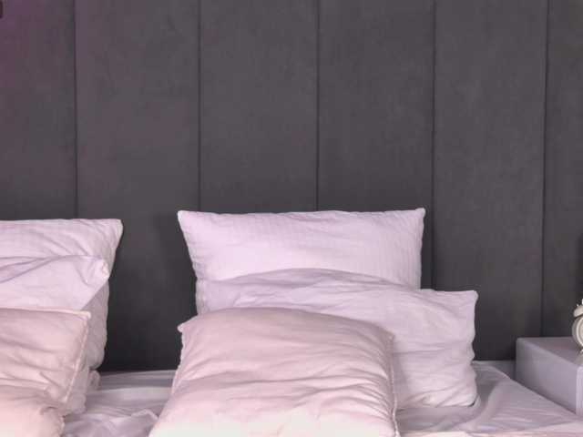 MireyaLin live webcam show