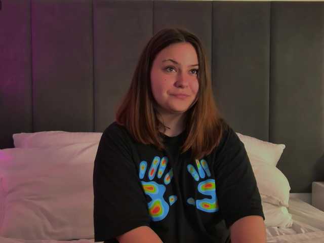 MireyaLin live webcam show