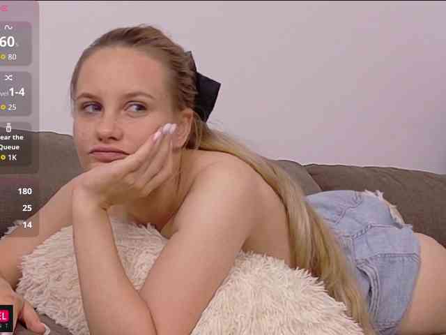 IceBlueBabe Live Webcam on BongaCams