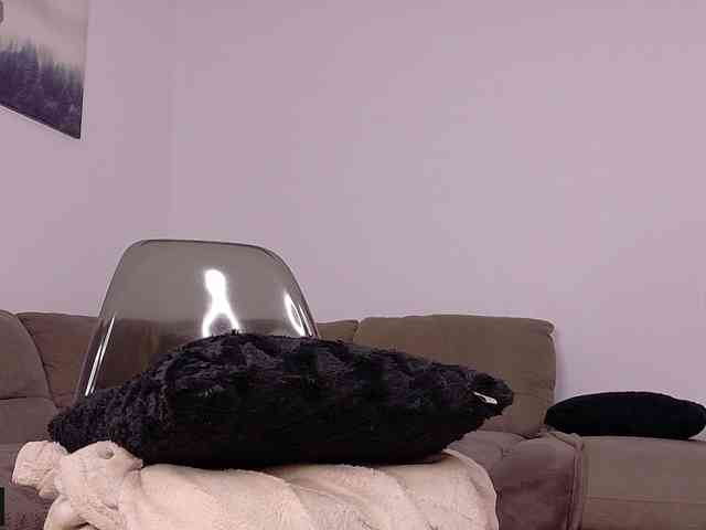 IceBlueBabe webcam