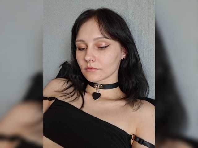 EnaVladiaa live cam on BongaCams