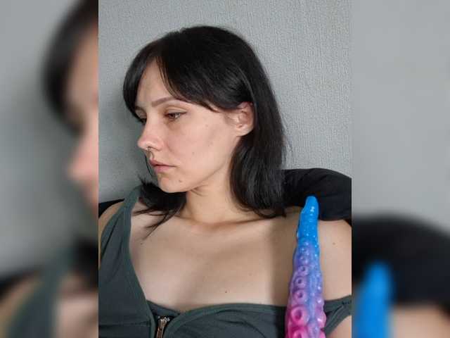 EnaVladiaa live cam on BongaCams