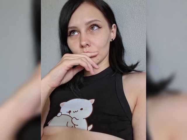 EnaVladiaa live cam on BongaCams