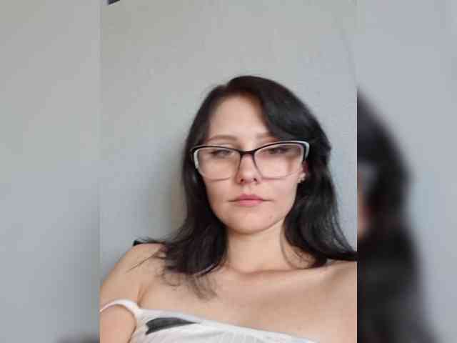 EnaVladiaa Live Webcam on BongaCams