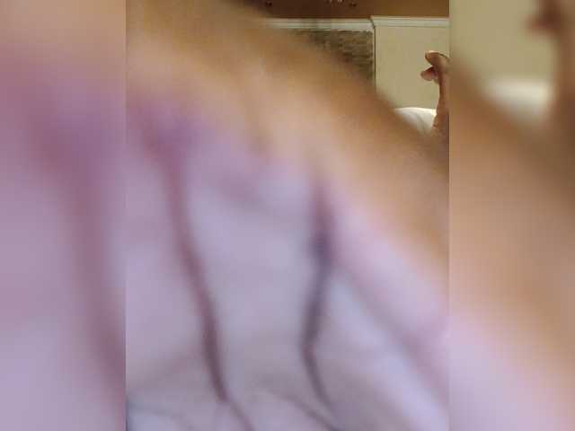 Nevine1987 live cam on BongaCams