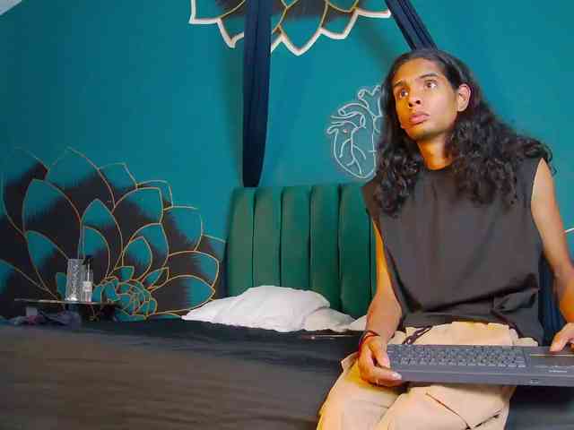 Maxi-max0 Sex Cam Show