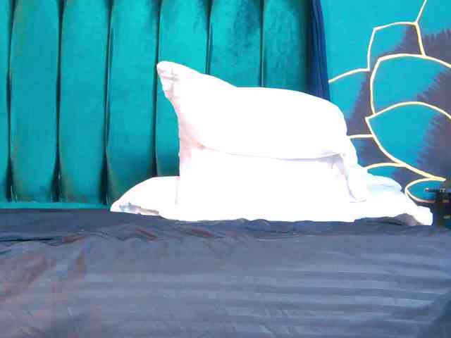 Maxi-max0 Sex Cam Show
