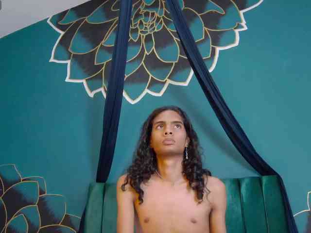 Maxi-max0 Sex Cam Show