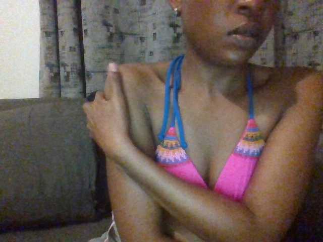 Hotchille live cam on BongaCams
