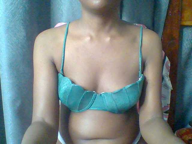 Hotchille live cam on BongaCams