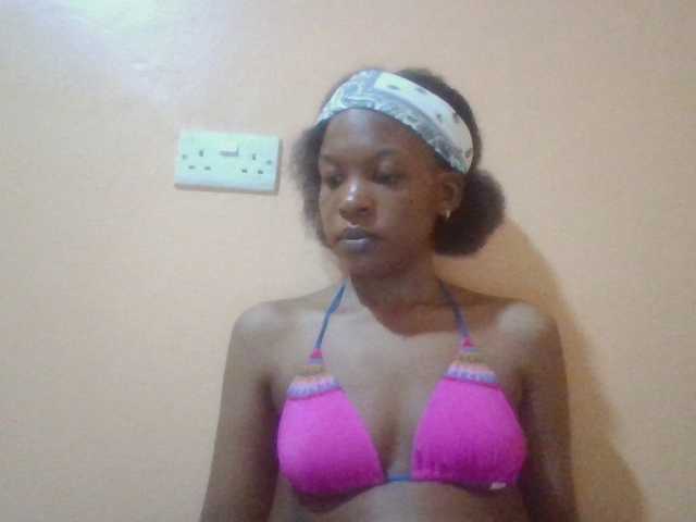 Hotchille live cam on BongaCams