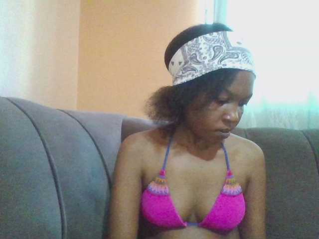 Hotchille live cam on BongaCams