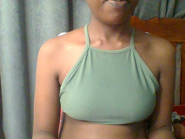 Hotchille live cam on BongaCams