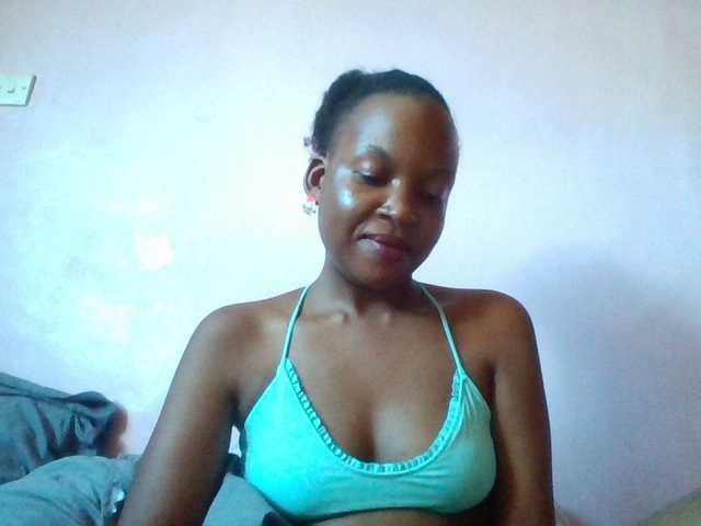 Hotchille live cam on BongaCams