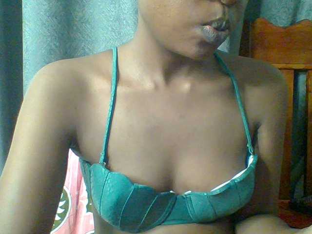 Hotchille live cam on BongaCams