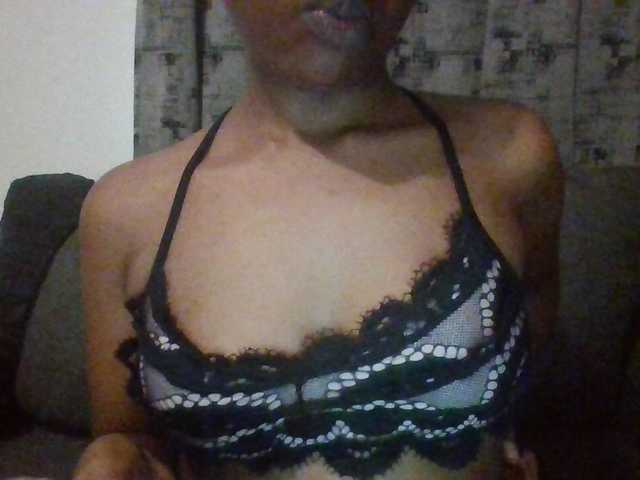 Hotchille live cam on BongaCams