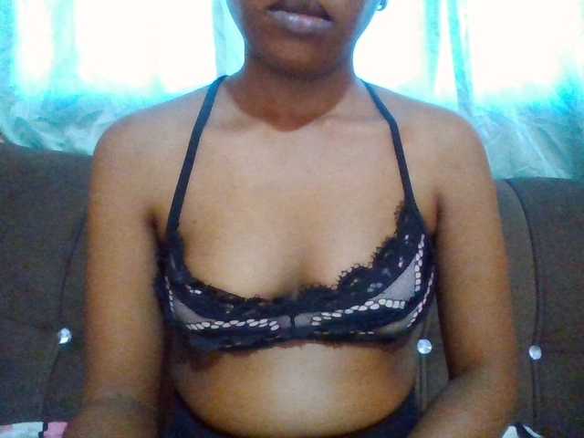 Hotchille live cam on BongaCams
