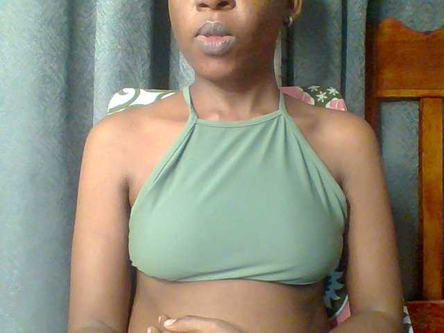Hotchille live cam on BongaCams