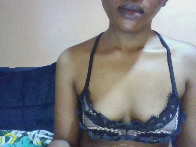 Hotchille live cam on BongaCams