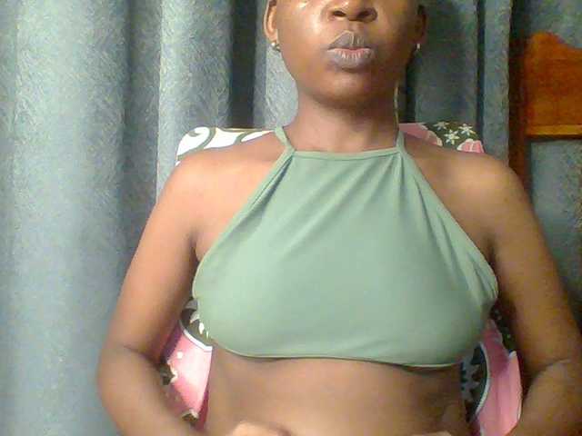 Hotchille live cam on BongaCams