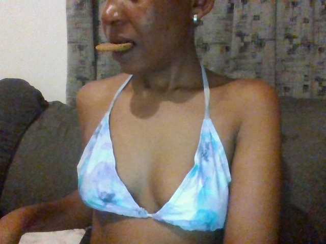 Hotchille live webcam show