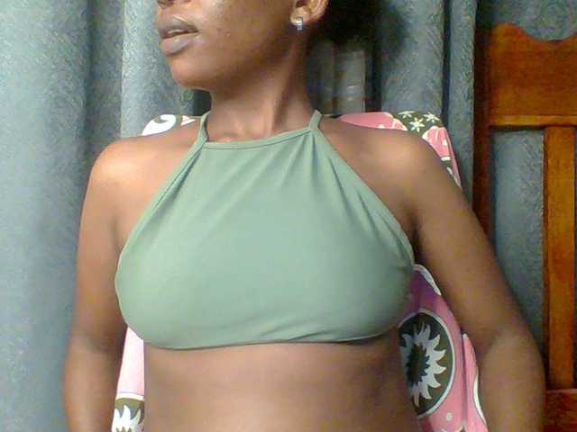 Hotchille live cam on BongaCams