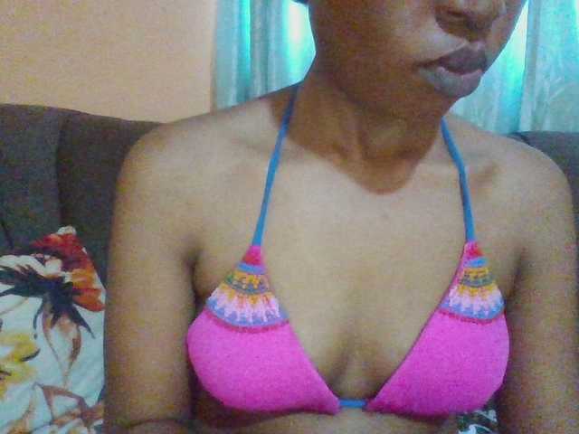 Hotchille live cam preview