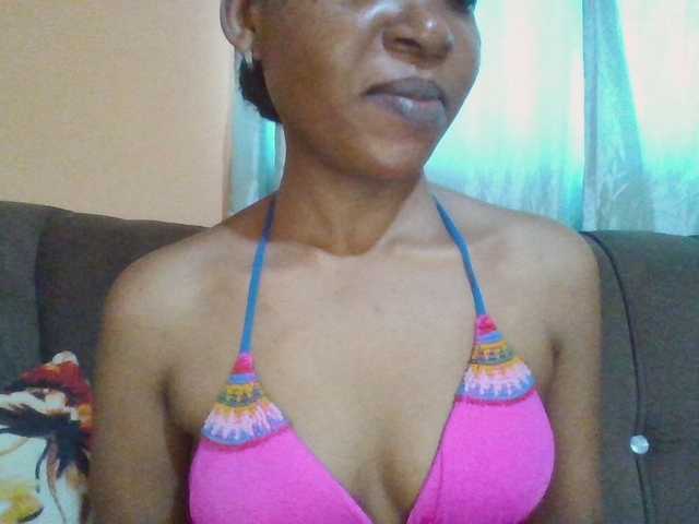 Hotchille live cam on BongaCams