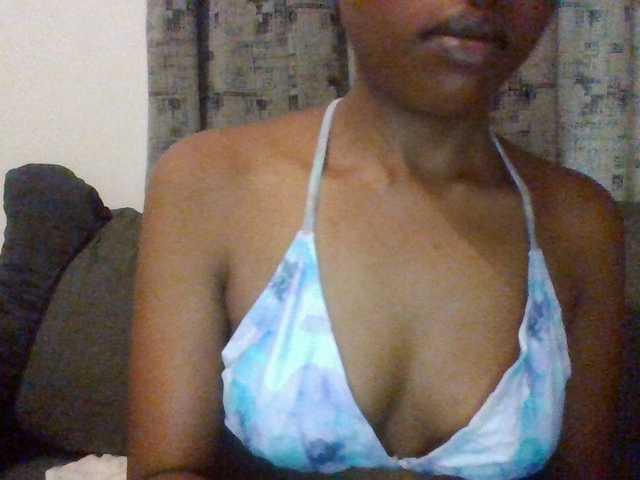 Hotchille live webcam show