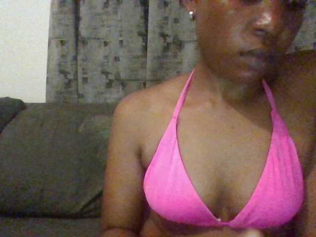 Hotchille live webcam show