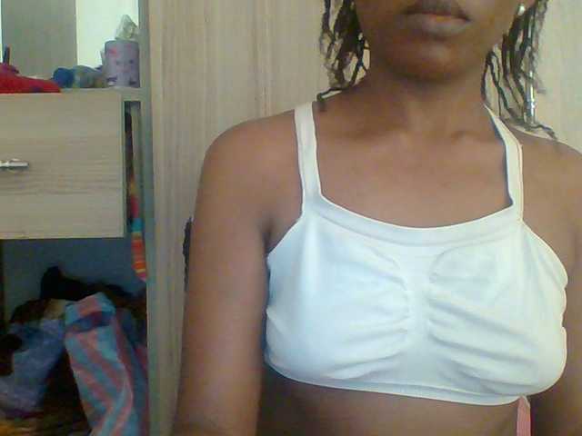 Hotchille live cam on BongaCams