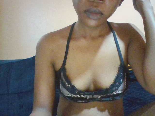 Hotchille live cam preview