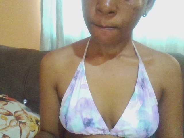 Hotchille live cam on BongaCams