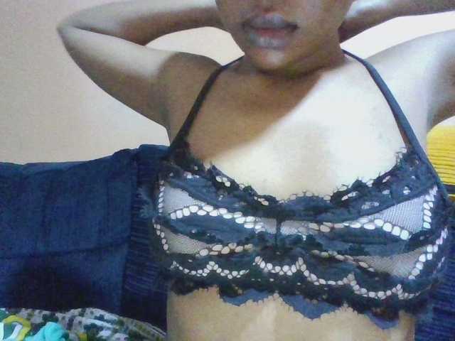 Hotchille live cam preview