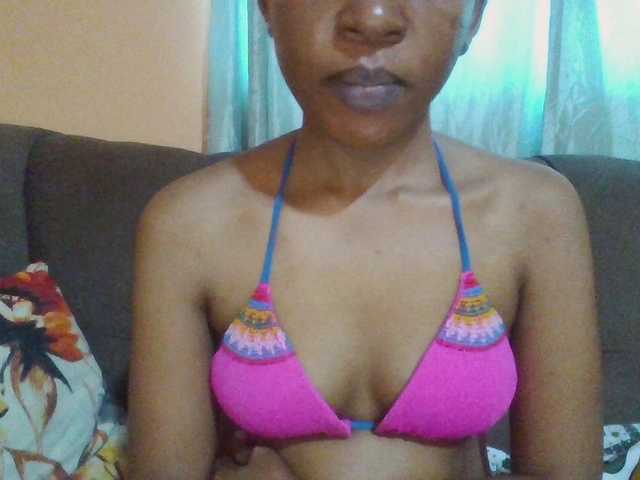 Hotchille live cam preview