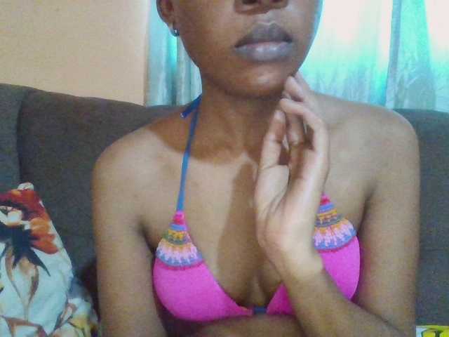 Hotchille live cam on BongaCams