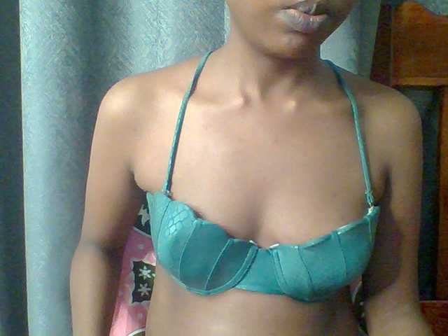 Hotchille live cam on BongaCams