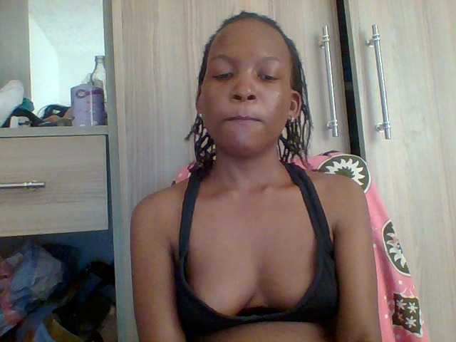 Hotchille live cam on BongaCams