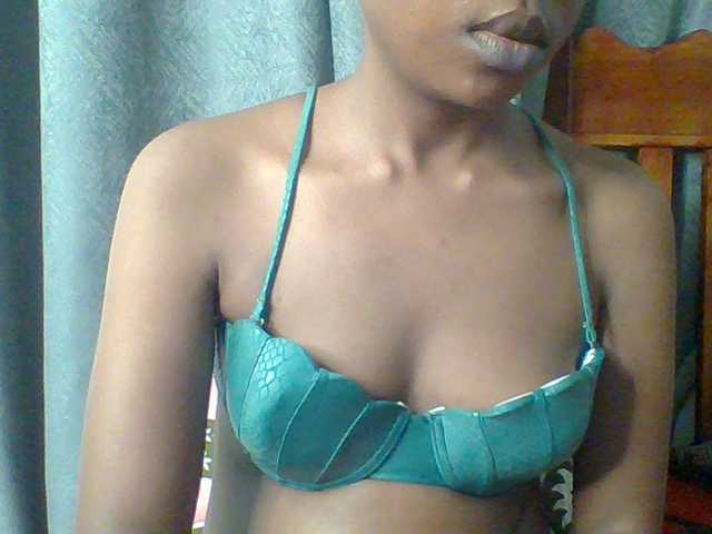 Hotchille live cam on BongaCams