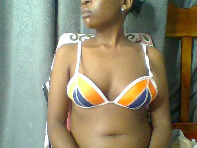 Hotchille live cam on BongaCams