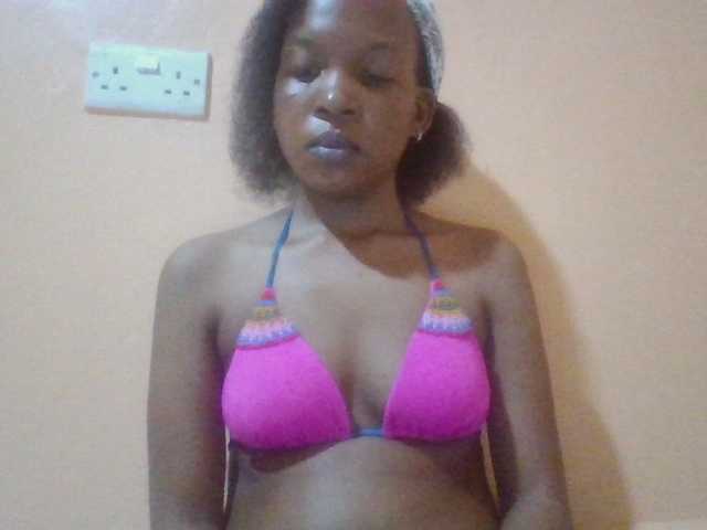 Hotchille live cam on BongaCams