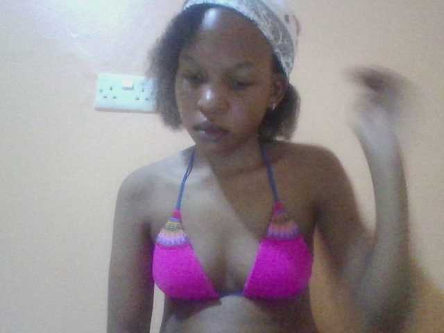 Hotchille live cam on BongaCams