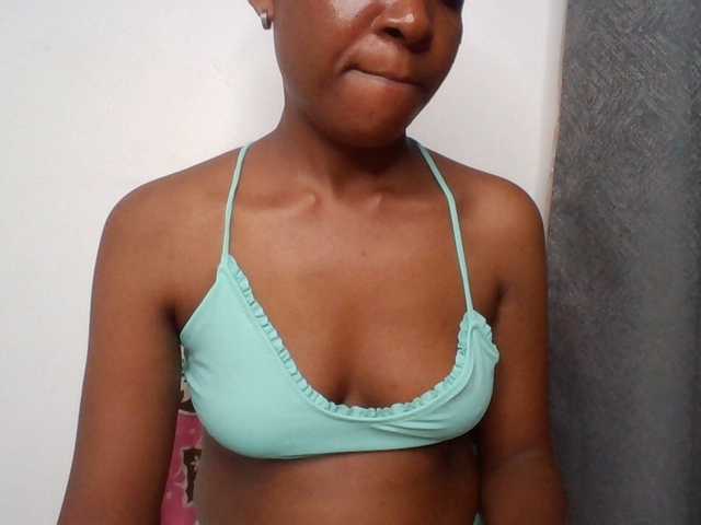 Hotchille live webcam show