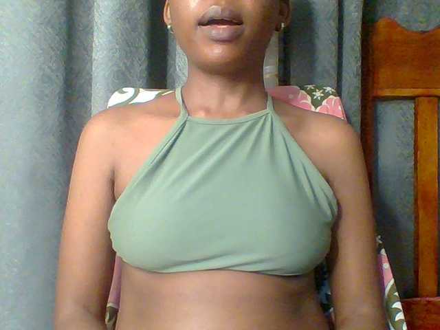 Hotchille live cam on BongaCams
