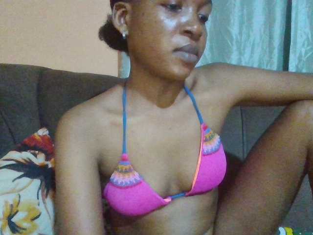 Hotchille live cam on BongaCams