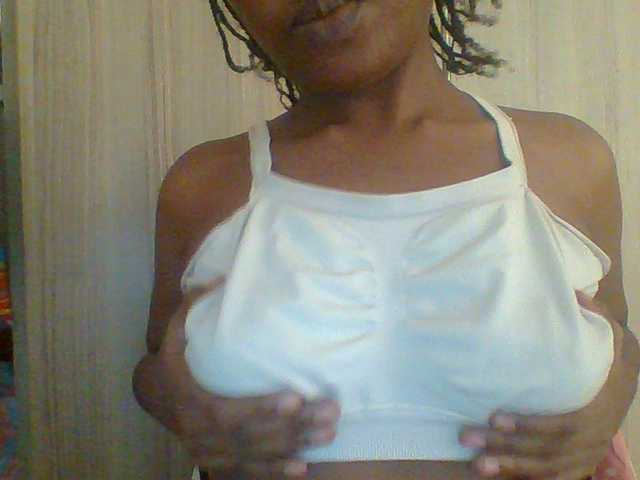 Hotchille live cam on BongaCams